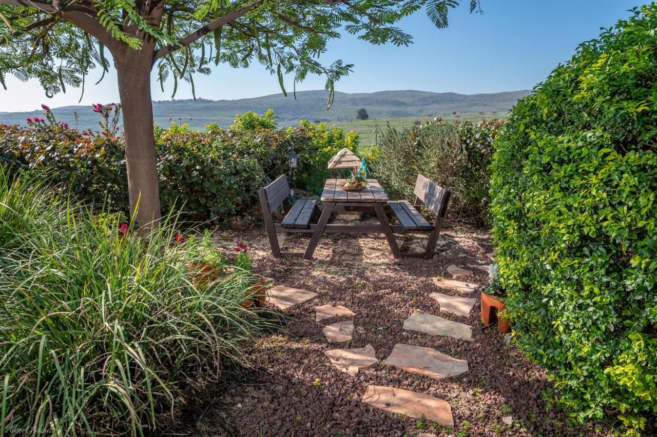 Villa Ahavtia - לזוגות ומשפחות à Had Nes Extérieur photo