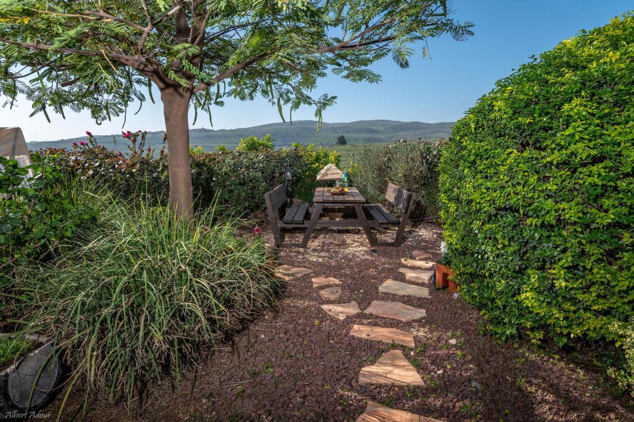 Villa Ahavtia - לזוגות ומשפחות à Had Nes Extérieur photo