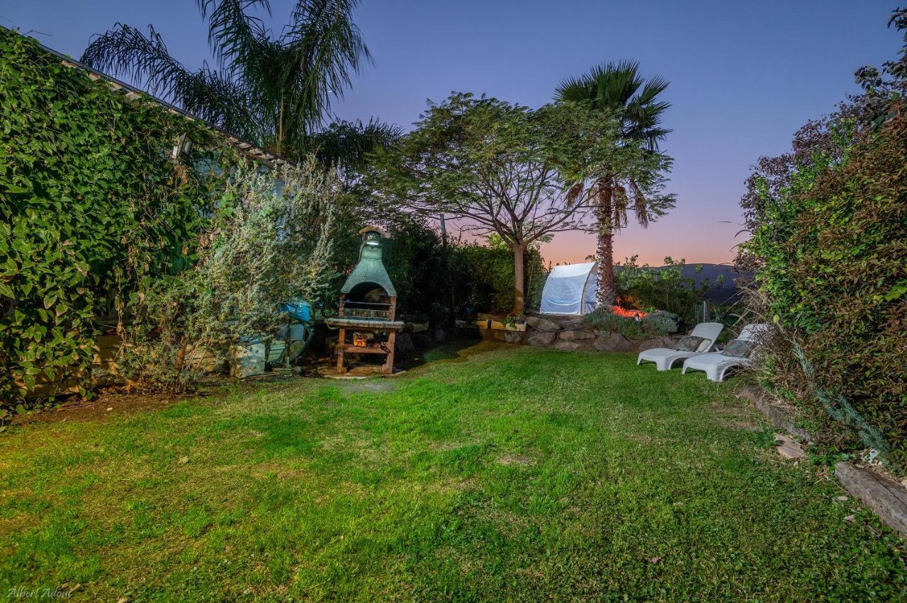 Villa Ahavtia - לזוגות ומשפחות à Had Nes Extérieur photo